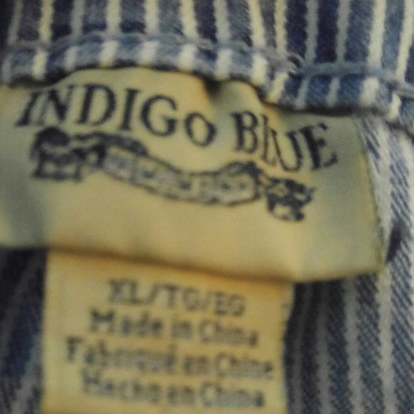 There is 6 pairs of maternity shorts - Picture 2 of 6